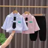 Camisas de Manga Longa 2025 para Meninos, Camisas Listradas, Tops Elegantes com Gola para Meninas, Conjuntos de Duas Peças, Atacado de Fábricas de Origem