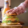 Guantes Desechables de Película Ultra Protectores, Transparentes Engrosados a Prueba de Aceite Grado Alimenticio de PE para Catering, Snacks y Comida Rápida