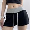 Shorts Casuais de Contraste Preto e Cinza para Mulheres Roupa de Verão Exterior Design de Costura Apertados Micro-elásticos Calças Estilo Spice Girl