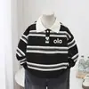 Nova Coleção Outono/Inverno Camisa Polo Listrada para Meninos, Moletom Elegante e Bonito Bordado de Manga Longa com Gola Polo para Crianças Pequenas
