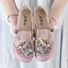 Zapatos de tela del viejo Pekín para mujer, zapatos de malla, nuevo estilo de verano, superficie de malla transpirable, bordado estilo chino, zapatos Hanfu, suela suave, antideslizantes, zapatos para madre