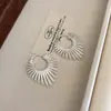 Brincos de Coração de Pêssego Estilo Linha Dourada para Mulheres, Luxo de Alta Qualidade, Novo Estilo Quente de Venda de 2026, Brincos Extremamente Bonitos