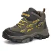 Sapatos de inverno de algodão para meninos, forrados com fleece e espessados para aquecimento, botas grandes de algodão estilo Nordeste, tamanhos médios e grandes para meninos, botas de neve para exterior com biqueira de aço