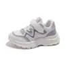 Nuevas Zapatillas Ligeras de Primavera 2024 para Niños Niñas Velcro Suela Suave Zapatos Casuales Zapatos Deportivos para Estudiantes