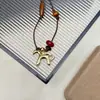 Collar Largo con Colgante de Caballo Pequeño del Año Zodiacal y Cuentas para Mujer 2025 Nuevo Popular Diseño de Nicho Cadena Larga para Suéter Accesorio