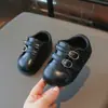 Zapatos Individuales de Primavera y Otoño para Bebés Niñas Zapatos de Cuero para Niñas Suela Suave Zapatos para Primeros Pasos Infantiles Elegantes Retro Zapatos Pequeños de Cuero para Niños Modernos