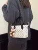 Cross2026 Bolso de Hombro Único Retro Nuevo de Otoño para Mujer, Moda de Nicho, Bolso de Axila, Bolso de Mano Elegante y Moderno