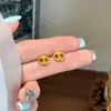 Brincos Casuais Retrô Exquisitos Esculpidos com Recortes Nariz de Porco Luxo Acessível Nicho de Luxo Pequenos Elegantes Versáteis