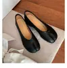 Mismo Estilo que Mamá Uva, Aumento de Altura 4cm~ Retro Cuero de Vaca Plisado Bailarina Tacón Grueso Planos Punta Dividida Zapatos de Pezuña de Cerdo para Mujer Primavera y Otoño