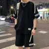 Conjunto casual deportivo de camiseta de manga corta de seda de hielo y pantalones cortos para hombre, nuevo estilo de verano para hombre, estilo de Hong Kong, corte holgado, ligero y moderno