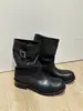 Botas Martin de cuero para mujer con suela gruesa, punta redonda, diseño plisado adelgazante, hebilla de cinturón, estilo motero, tacón grueso, botas de media pantorrilla