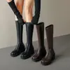 Elegantes y modernos botines largos de mujer con plataforma gruesa, botas de corte ajustado para mujeres menudas, botas ajustadas con circunferencia de caña pequeña, botas altas de equitación