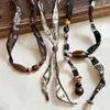 Collar de Bufanda de Seda con Flor de Cintura y Frutas para Mujer 2025 Nuevo Diseño Único Accesorios Bufanda Simple Elegante Cadena para Suéter