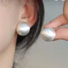 Lleno de Vibras Retro~ Aretes Rojos de Angora con Diseño Único, Estilo Hong Kong, No Requieren Perforación, Estilo Hepburn