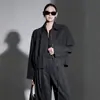 Elegante abrigo corto de lana para mujer con cuello de solapa, cremallera, dobladillo plisado, silueta holgada, efecto adelgazante, adecuado para figuras petite, nuevo modelo 2026