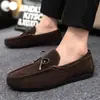 Zapatos de frijol de verano Daifa transfronterizos para hombre, calzado transpirable tipo perezoso, zapatos casuales de un paso, zapatos de trabajo modernos y versátiles