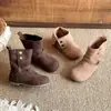 Botas de media caña estilo coreano para niña Maillard Otoño/Invierno 2026 Nuevo Estilo Botas de piel para niña Suela suave para bebé Botas de moda de dos vías