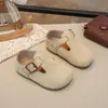 Sapatos Birkenstock para Meninas Modelo Novo Primavera 2026 Mocassins de Solado Macio Infantil Sapatos de Bebê com Solado Macio Sapatos Pequenos de Couro para Meninos