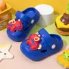 Nuevos Zuecos de Verano para Niños de Marca con 26 Años, Antideslizantes, Suela Suave, Pantuflas Gruesas para Interiores, Zapatos de Playa