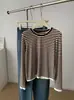 Camiseta listrada de manga longa com gola redonda e blocos de cor estilo coreano para mulheres, top básico versátil para o início do outono, disponível para venda em loja física e live streaming