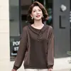 Nova moda outono, camisa base para mulheres de meia-idade, camiseta estilosa de corte solto que afina, blusa de manga comprida para mulheres de meia-idade e idosas