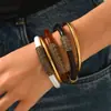 Para Nova Moda Estilo Europeu e Americano Pulseira de Resina Empilhada de Cinco Peças Pulseira de Liga Metálica Retrô High-End Feita à Mão