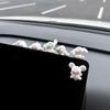 Perro Blanco Pequeño Sonrojado Dibujo Animado Lindo Decoración de Pantalla de Tablero Espejo Retrovisor del Coche Accesorio para Coche