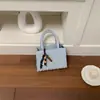 Nova bolsa de ombro da moda 2025, moda transfronteiriça, bolsa de axila estilosa de grande capacidade, bolsa feminina estilosa e versátil