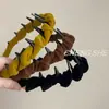 Faixa de Cabelo Ondulada de Veludo Atualizada para Mulheres, Faixa de Cabelo de Luxo Acessível Novo Estilo 2025 Grampo de Cabelo Fashionável Acessório de Cabeça para Uso Diário