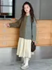 Suéter para Niña Otoño/Invierno 2025 Nueva Moda Mediano a Grande Ropa de Punto de Otoño para Niños Top Casual con Bloques de Color para Niña