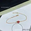 Collar con Colgante de Corazón de Calcedonia Roja Hoja Hierba Versión Alta Fanjia Pulsera Pendiente con Forma de Corazón Chapado en Oro Rosa de 18K Pendientes Estilo Ins