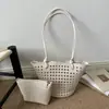 Bolsa tipo sacola estilosa e versátil com padrão trançado vazado, perfeita para mulheres, pode ser carregada como bolsa de ombro ou bolsa de mão, e tem grande capacidade, tornando-a ideal para uso casual