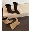 Botas femininas de camurça com rebites, de cano médio, com salto grosso médio, estilo coreano outono/inverno, bico redondo, sem cadarço, cor sólida, moda, botas de cano médio