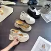 Sapatos de Moda Tendência para Mulheres Petite com Aumento de Altura, Estilo Casual Primavera/Verão 2026, Solado Macio, Emagrecimento dos Pés, Sandálias Mule Fechadas