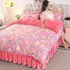 2026 Novo Conjunto de Quatro Peças em Lã de Leite de Peso Elevado Flanela Espessa Fleece Coral Fleece Sable Dourado Estilo Saia de Cama com Estampa Fleece