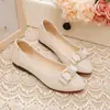 Zapatos de piel suave auténtica White Pillow Crane modelo nuevo 2026 punta redonda suela suave versátiles planos mocasines de mamá zapatos planos para mujer
