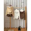 AS OFFICIAL Moda Otoñal Elegante y Suave Diseño de Remaches Versátil Adelgazante Cuello Alto Manga Larga Blusa para Mujer 28718