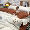 Conjunto de cama minimalista estilo Nantong de quatro peças, adequado para todas as estações, feito de algodão com estampa reativa