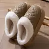 Pantuflas de algodón impermeables para mujer, cálidas para usar al aire libre en invierno, adecuadas para parejas, uso en casa, cálidas y cómodas, zapatos de algodón de otoño para hombre