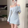 Vestido Sexy Puro Estilo Lust com Manga Longa e Uma Alça para Mulheres Primavera Mangas Sino Cintura Afunilada Visual Saia Curta Linha A