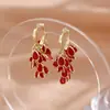 Aretes de Borla con Hoja de Cristal, Aretes de Corazón Rojo de Alta Gama y Exquisitos, Lujo Accesible, Aretes de Moda y de Nicho