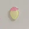 Nuevos Amuletos de Fresa con Agujero de Cristal Transparente Brillante para Primavera y Verano, Accesorios para Colgante de Pinza de Pelo, Llavero, Venta al por Mayor