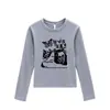 Blusa Branca de Algodão com Manga Longa, Gola Redonda e Ombros Retos para Mulheres, Novo Design Tendência Estilo Americano, Camisa Básica para Primavera e Outono para Mulheres