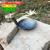 Escavação de fossa séptica esgoto pote de ferro cavando buracos retirando terra pá de cavalo de cabo longo rural antigo buraco grande pá de ferro
