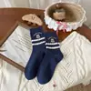 Calcetines de tripulación de dibujos animados de osos estilo japonés para mujer, adecuados para principios de otoño, absorbentes del sudor, estilo preppy, modernos y lindos, con bordes enrollados