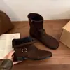 Hebilla de Cinturón Estilo Británico Vintage Chuyuji Botas Martin para Mujer Otoño/Invierno 2025 Nuevo Diseño de Nicho con Punta Dividida Falsa Ajuste Delgado