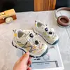 Zapatos para niños 2026 otoño nuevos zapatos casuales de moda para niños niños antideslizantes ligeros deportivos para correr para niños mayores