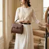 Nova Bolsa Transversal Simples com Padrão de Lichia Feminina Versátil Textura de Couro Macio Bolsa de Ombro Único Elegante Bolsa de Mão Tote para o Trabalho
