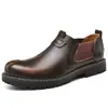 Sapatos de couro cano baixo masculinos Sapatos de Primavera e Outono estilo Britânico retrô casuais Sapatos de couro modernos Botas Martin masculinas Botas de couro Botas curtas de trabalho masculinas
