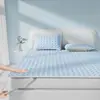 Categoría a Grado Materno e Infantil Set de Tres Piezas de Colchoneta de Látex de Seda de Hielo Verano Sábana Ajustable Dormitorio Estudiante Colchoneta Acondicionada Transpirable